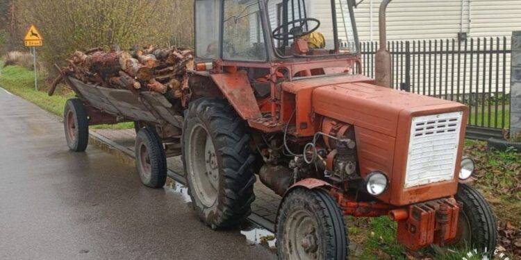 Ćwierć wieku bez przeglądu technicznego - Radio Kielce Fot. KPP w Starachowicach
