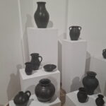 Sandomierska ceramika na wystawie w kamienicy Oleśnickich - Radio Kielce