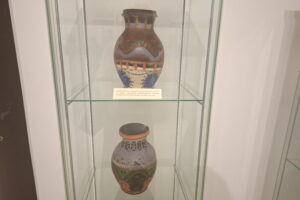 Sandomierska ceramika na wystawie w kamienicy Oleśnickich - Radio Kielce