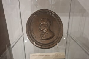 Sandomierska ceramika na wystawie w kamienicy Oleśnickich - Radio Kielce