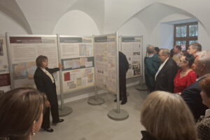 Sandomierska ceramika na wystawie w kamienicy Oleśnickich - Radio Kielce