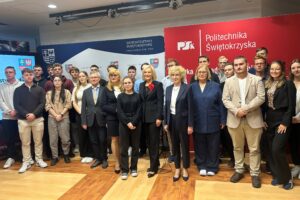 01.10.2025. Kielce. Rozpoczął się nabór do programu stypendialnego dla studentów I roku Uniwersytetu Jana Kochanowskiego w Kielcach i Politechniki Świętokrzyskiej / Fot. Izabela Mortas-Rubak - Radio Kielce
