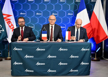 22.10.2025. Pionki. Podpisanie umowy współpracy między PGZ, Mesko a Eurenco / Fot. PAP/Piotr Polak
