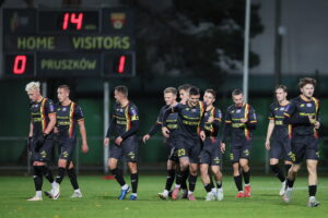 Korona zdemolowała gospodarzy - Radio Kielce Korona zdemolowała gospodarzy