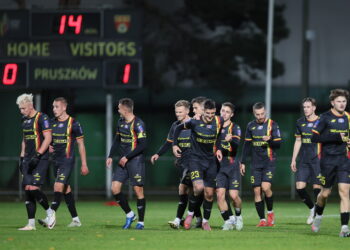 Korona zdemolowała gospodarzy