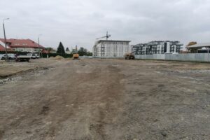 21.10.2025. Busko-Zdrój. Budowa pięciokondygnacyjnego parkingu na 500 miejsc / Fot. Marta Gajda-Kruk - Radio Kielce