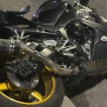 23.10.2025. Kielce. Ul. Sandomierska. Wypadek z udziałem motocykla / Fot. Mateusz Jaros / Wypadki i Zagrożenia Drogowe Kielce i okolice, Wojtek Wa Ja / Na Drodze Świętokrzyskie - Facebook