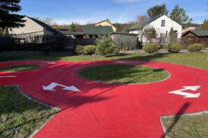 Otwarto pierwsze w gminie Sędziszów misteczko ruchu drogowego - Radio Kielce 30.10.2025. Tarnawa. Miasteczko ruchu drogowego / Fot. Jakub Rożek - Radio Kielce