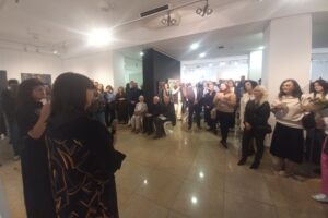 04.10.2025. Kielce. BWA. Wystawa jubileuszowa absolwentów i nauczycieli Zespołu Państwowych Szkół Plastycznych im. Józefa Szermentowskiego / Fot. Piotr Sawa - Radio Kielce