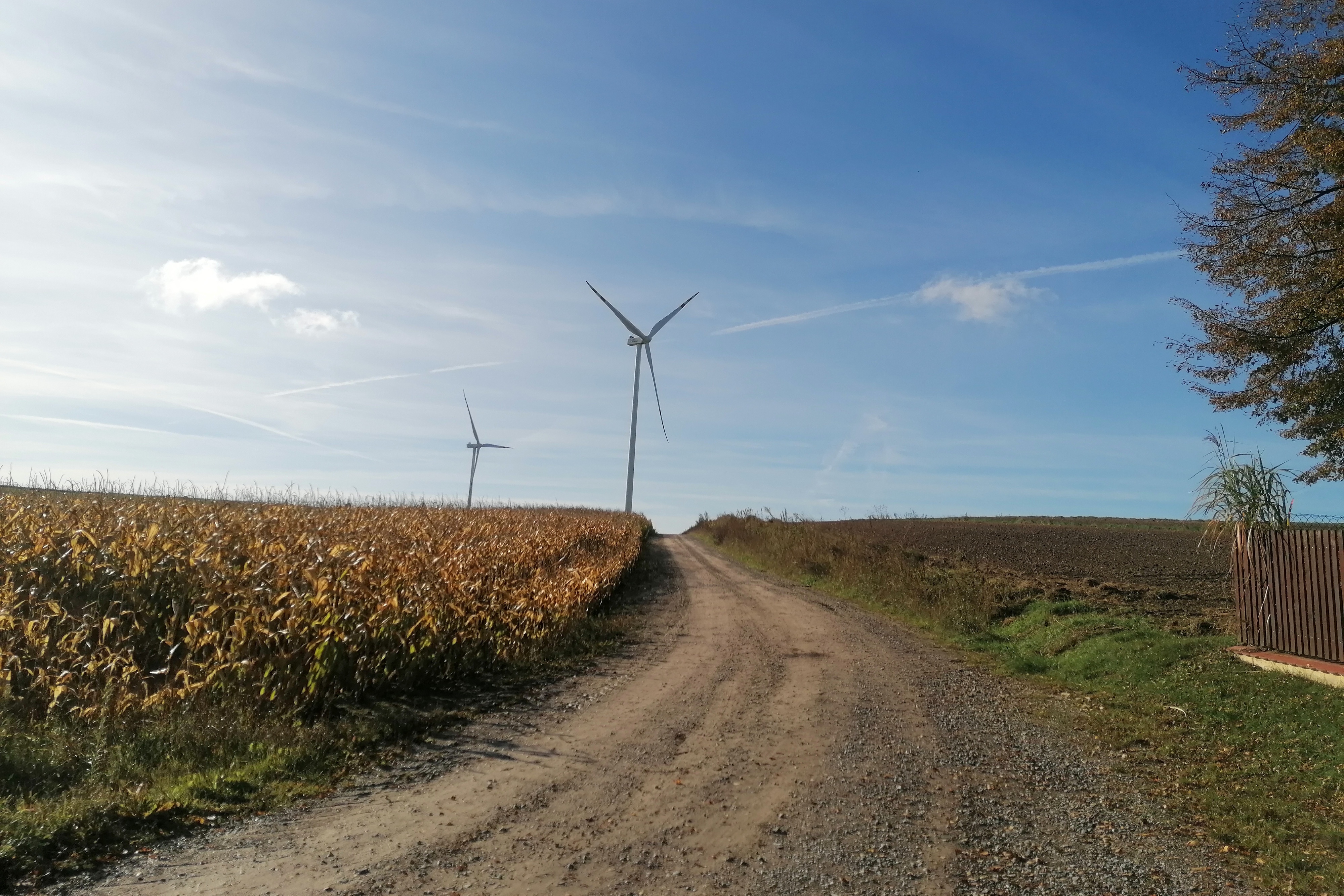 Droga po budowie farmy wiatrowej do remontu