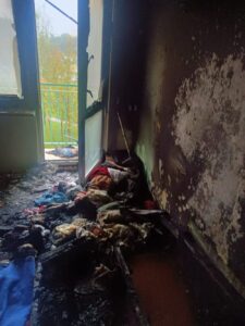 11.10.2025. Kielce. Pożar w mieszkaniu na osiedlu Na Stoku / źródło: policja