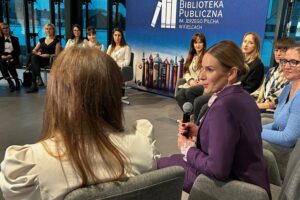 Pierwsza Dama spotkała się z kieleckimi mamami - Radio Kielce 30.10.2025. Kielce.„Poczytalnia na dVoRcu”. Spotkanie z Pierwszą Damą - Martą Nawrocką / Fot. Daniel Czwartosz - Radio Kielce