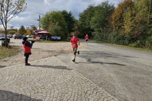19.10.2025. Chęciny. Bieg na Tysiąclecie Koronacji Bolesława Chrobrego / Fot. Maciej Makuła - Radio Kielce