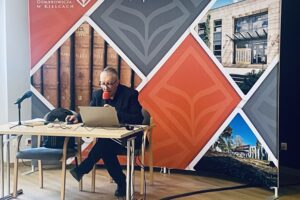 17.10.2025. Kielce. Wojewódzka Biblioteka Publiczna w Kielcach. 20 Dni Lwowa. Na zdjęciu: dr Jan Główka / Fot. Dorota Klusek - Radio Kielce