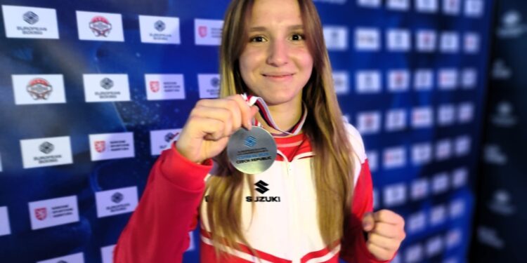 Pięściarka kieleckiego klubu wicemistrzynią świata