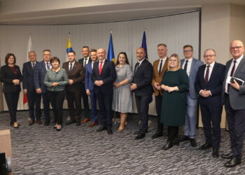 Starosta kielecki dostanie podwyżkę - Radio Kielce Starosta kielecki dostanie podwyżkę