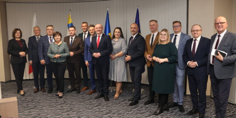 Starosta kielecki dostanie podwyżkę - Radio Kielce Starosta kielecki dostanie podwyżkę