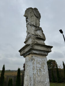 Czy uda się uratować św. Stanisława? - Radio Kielce Skalbmierz. Figura świętego Stanisława / Fot. Marta Gajda-Kruk - Radio Kielce