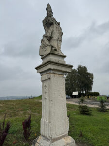 Czy uda się uratować św. Stanisława? - Radio Kielce Skalbmierz. Figura świętego Stanisława / Fot. Marta Gajda-Kruk - Radio Kielce