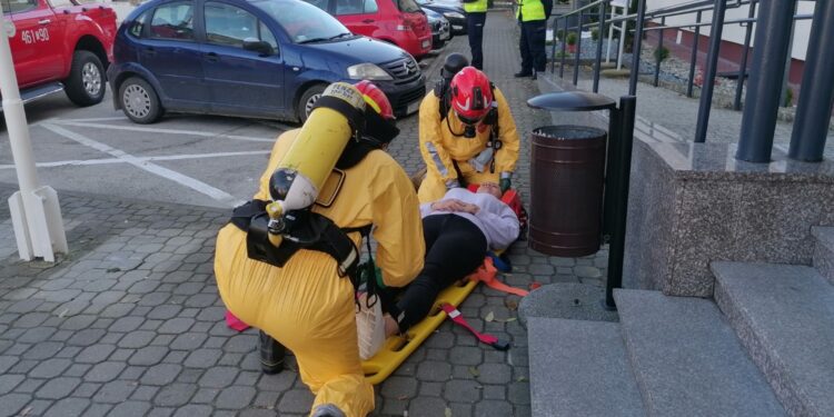 W pińczowskim starostwie ogłoszono alarm - Radio Kielce 31.10.2025. Pińczów. Ćwiczenia służb / Fot. Marta Gajda-Kruk - Radio Kielce