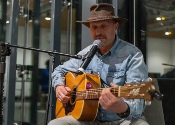 Natchniony Bieszczadami - Maciej Jóźwik na akustycznym koncercie w Radiu Kielce - Radio Kielce Maciej Jóźwik / Fot. archiwum prywatne