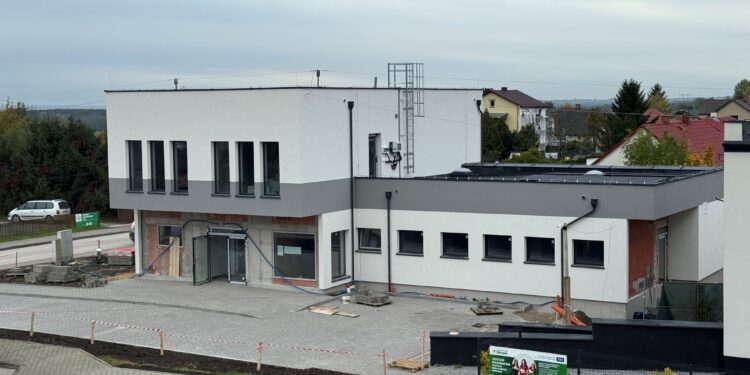 Kije. Nowo budowany ośrodek zdrowia w Kijach / Fot. Marta Gajda-Kruk - Radio Kielce