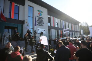 23.10.2025. Kielce. WFOŚiGW. Protest przedsiębiorców / Fot. Wiktor Taszłow - Radio Kielce