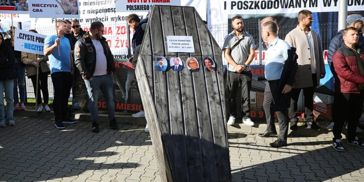 23.10.2025. Kielce. WFOŚiGW. Protest przedsiębiorców / Fot. Wiktor Taszłow - Radio Kielce