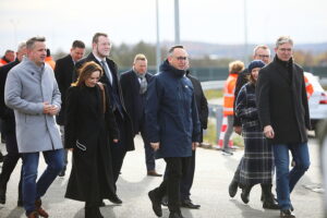 27.10.2025. Kielce. Wizyta na placu budowy drogi ekspresowej S74 / Fot. Wiktor Taszłow - Radio Kielce
