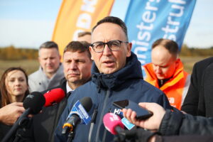 27.10.2025. Kielce. Wizyta na placu budowy drogi ekspresowej S74 / Fot. Wiktor Taszłow - Radio Kielce