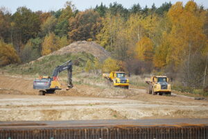 27.10.2025. Kielce. Wizyta na placu budowy drogi ekspresowej S74 / Fot. Wiktor Taszłow - Radio Kielce