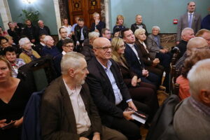 Były prezydent Andrzej Duda promował swoją książkę o sobie - Radio Kielce Były prezydent Andrzej Duda promował swoją książkę o sobie - Radio Kielce