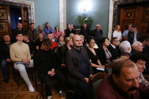 Były prezydent Andrzej Duda promował swoją książkę o sobie - Radio Kielce Były prezydent Andrzej Duda promował swoją książkę o sobie - Radio Kielce