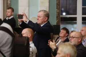 Były prezydent Andrzej Duda promował swoją książkę o sobie - Radio Kielce Były prezydent Andrzej Duda promował swoją książkę o sobie - Radio Kielce