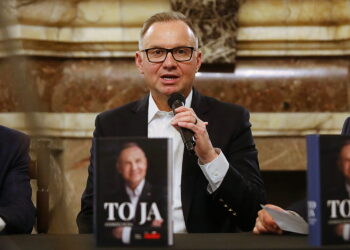 Były prezydent Andrzej Duda promował swoją książkę o sobie