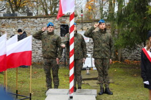 28.10.2025 Kielce. Cmentarz Partyzancki. Obchody upamiętniające 86. rocznicę tragicznej śmierci Prezydenta Stefana Artwińskiego / Fot. Wiktor Taszłow - Radio Kielce