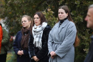 28.10.2025 Kielce. Cmentarz Partyzancki. Obchody upamiętniające 86. rocznicę tragicznej śmierci Prezydenta Stefana Artwińskiego / Fot. Wiktor Taszłow - Radio Kielce