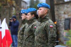 28.10.2025 Kielce. Cmentarz Partyzancki. Obchody upamiętniające 86. rocznicę tragicznej śmierci Prezydenta Stefana Artwińskiego / Fot. Wiktor Taszłow - Radio Kielce