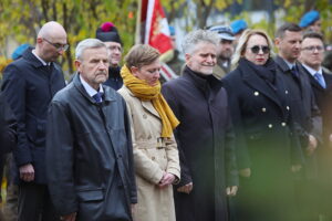 28.10.2025 Kielce. Cmentarz Partyzancki. Obchody upamiętniające 86. rocznicę tragicznej śmierci Prezydenta Stefana Artwińskiego / Fot. Wiktor Taszłow - Radio Kielce