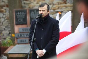 28.10.2025 Kielce. Cmentarz Partyzancki. Obchody upamiętniające 86. rocznicę tragicznej śmierci Prezydenta Stefana Artwińskiego / Fot. Wiktor Taszłow - Radio Kielce