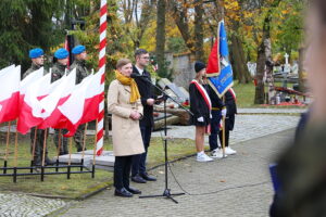28.10.2025 Kielce. Cmentarz Partyzancki. Obchody upamiętniające 86. rocznicę tragicznej śmierci Prezydenta Stefana Artwińskiego / Fot. Wiktor Taszłow - Radio Kielce