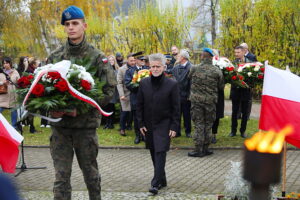 28.10.2025 Kielce. Cmentarz Partyzancki. Obchody upamiętniające 86. rocznicę tragicznej śmierci Prezydenta Stefana Artwińskiego / Fot. Wiktor Taszłow - Radio Kielce