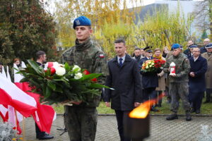 28.10.2025 Kielce. Cmentarz Partyzancki. Obchody upamiętniające 86. rocznicę tragicznej śmierci Prezydenta Stefana Artwińskiego / Fot. Wiktor Taszłow - Radio Kielce
