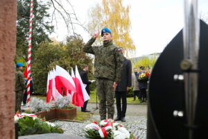 28.10.2025 Kielce. Cmentarz Partyzancki. Obchody upamiętniające 86. rocznicę tragicznej śmierci Prezydenta Stefana Artwińskiego / Fot. Wiktor Taszłow - Radio Kielce