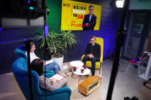 Audycja „Dzień Dobry, to Ja! Rozmowy inne niż wszystkie w Radiu Kielce”. Jan Przypkowski - dyrektor Muzeum imienia Przypkowskich w Jędrzejowie / Fot. Wiktor Taszłow - Radio Kielce