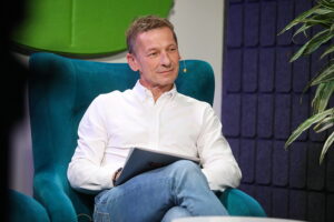 Audycja „Dzień Dobry, to Ja! Rozmowy inne niż wszystkie w Radiu Kielce”. Jan Przypkowski - dyrektor Muzeum imienia Przypkowskich w Jędrzejowie / Fot. Wiktor Taszłow - Radio Kielce
