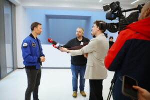 Polski astronauta w kieleckim kampusie - Radio Kielce Polski astronauta w kieleckim kampusie - Radio Kielce