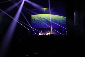 Tłumy na spotkaniu z polskim astronautą - Radio Kielce 29.10.2025. Targi Kielce. Spotkanie Sławosza Uznańskiego-Wiśniewskiego z mieszkańcami Kielc / Fot. Wiktor Taszłow - Radio Kielce