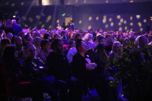 Tłumy na spotkaniu z polskim astronautą - Radio Kielce 29.10.2025. Targi Kielce. Spotkanie Sławosza Uznańskiego-Wiśniewskiego z mieszkańcami Kielc / Fot. Wiktor Taszłow - Radio Kielce