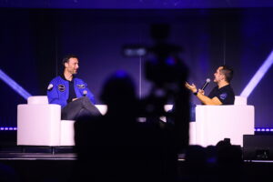 Tłumy na spotkaniu z polskim astronautą - Radio Kielce 29.10.2025. Targi Kielce. Spotkanie Sławosza Uznańskiego-Wiśniewskiego z mieszkańcami Kielc / Fot. Wiktor Taszłow - Radio Kielce